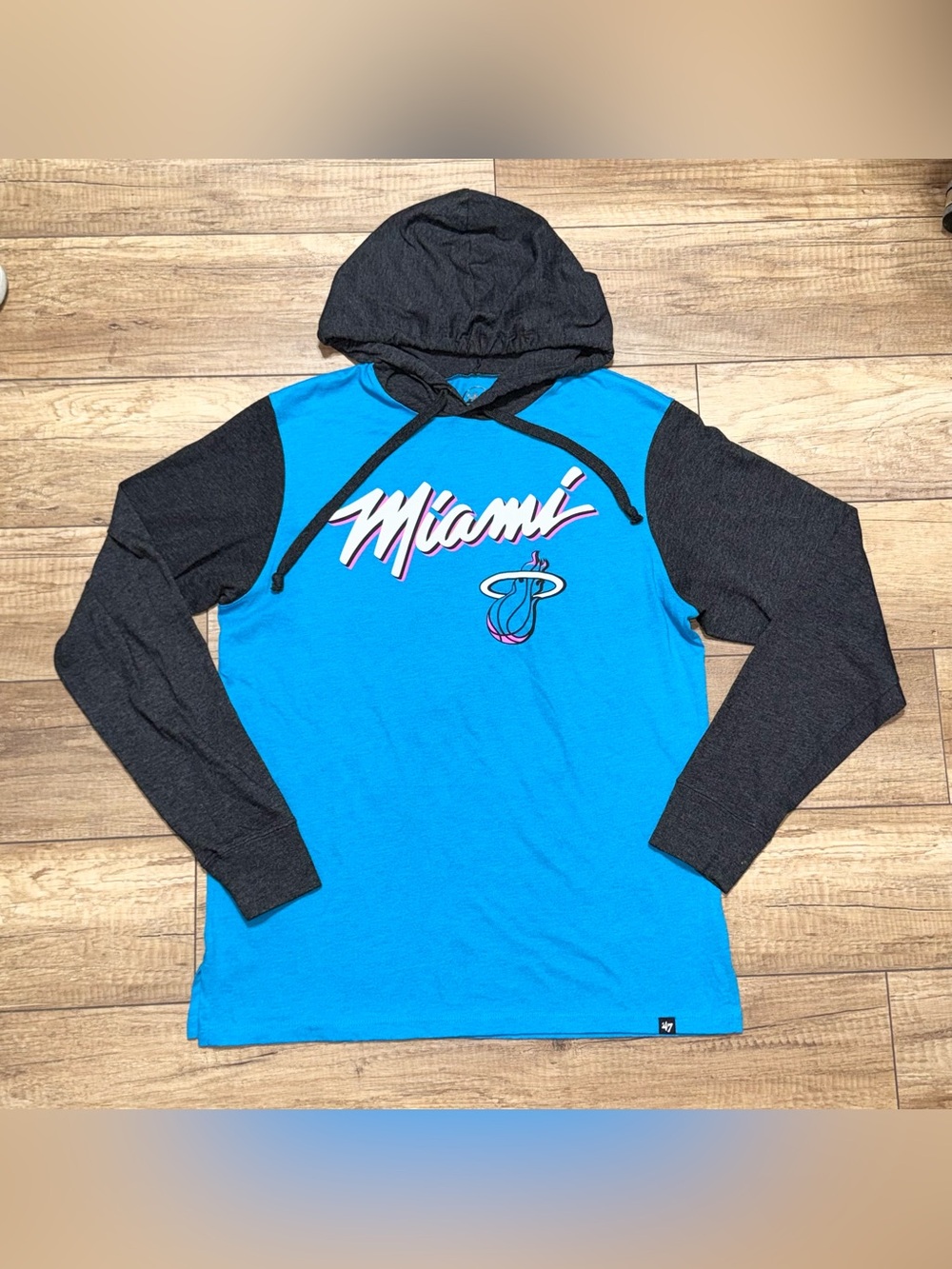 Miami Heat ‘47 Brand Miami Vice Style Lightweight Long Sleeve Hoodie Adult S